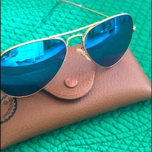 Ray-Ban Blue mirrored gold chrome aviator sunglasses with case.
